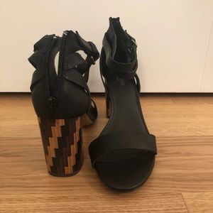 Patterned Sandal Heel